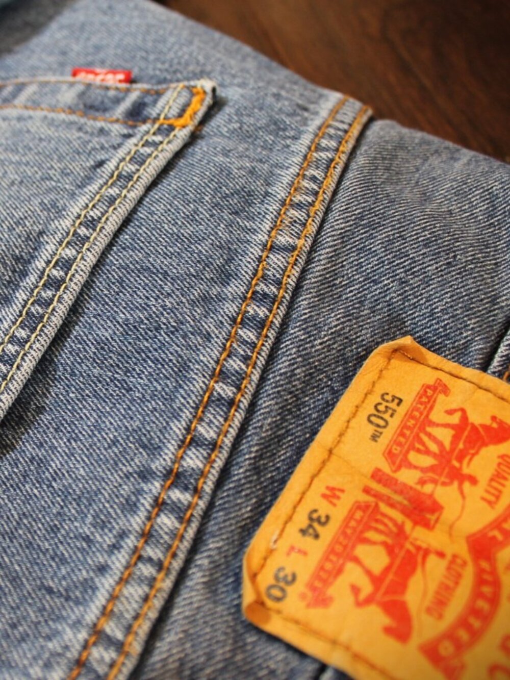 MEN'S LEVI'S 550 RED TAB MEDIUM STONEWASH RELAXED FIT JEANS (#00505-4891)